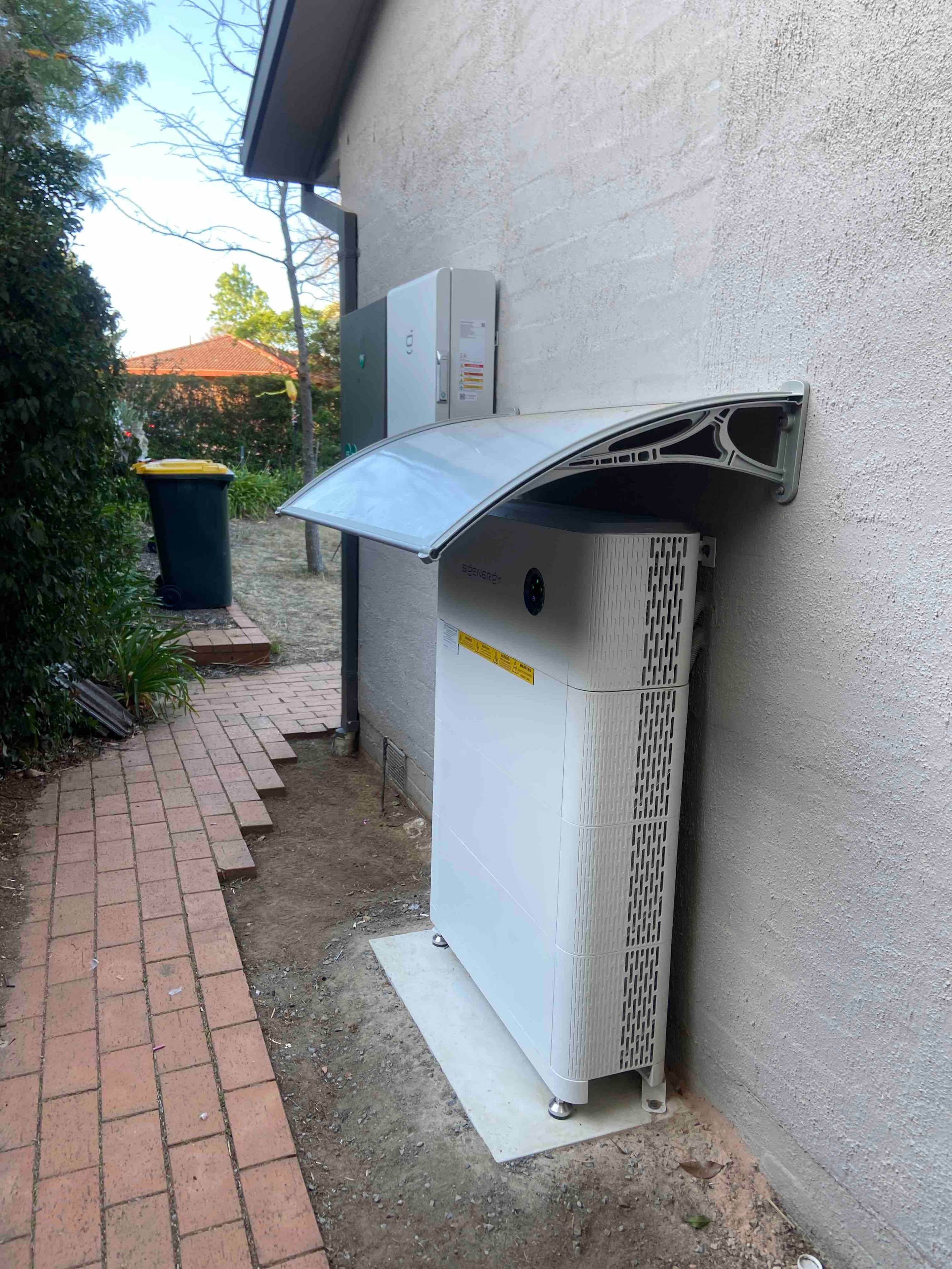 Air conditioning unit outdoor installation